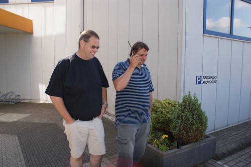 Clement PD4CK en Dennis PD4R wachten op de sleutel